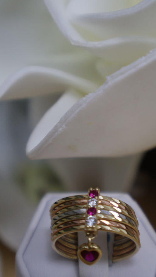 anillo de semanario 14k con sirconia blanca y roja