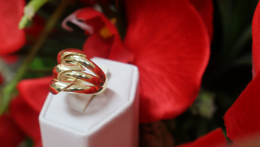 anillo 10k diseno entrelazados de tres piezas