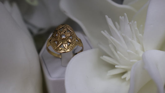 anillo estrellado con toque tradicional 14k