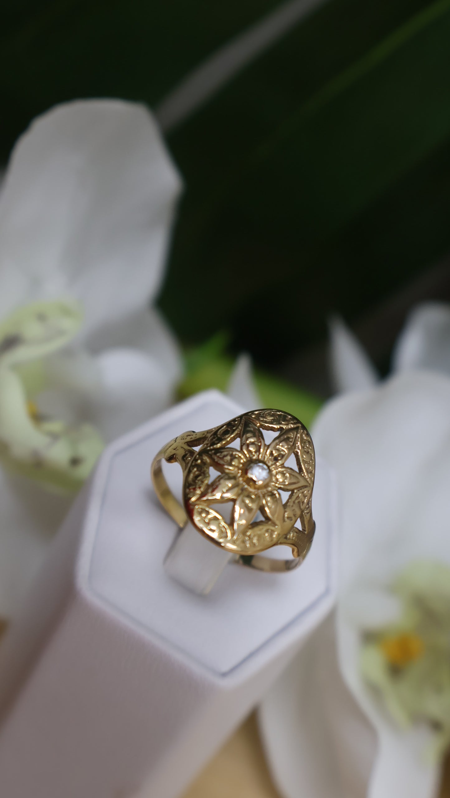 anillo estrellado con toque tradicional 14k