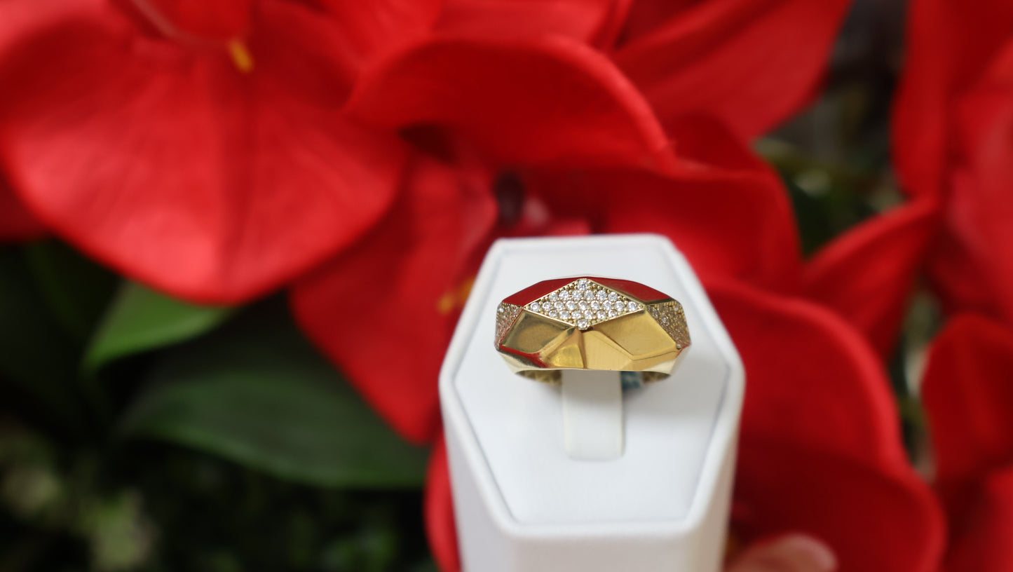 anillo 3 dimencion con circonia de oro 10k