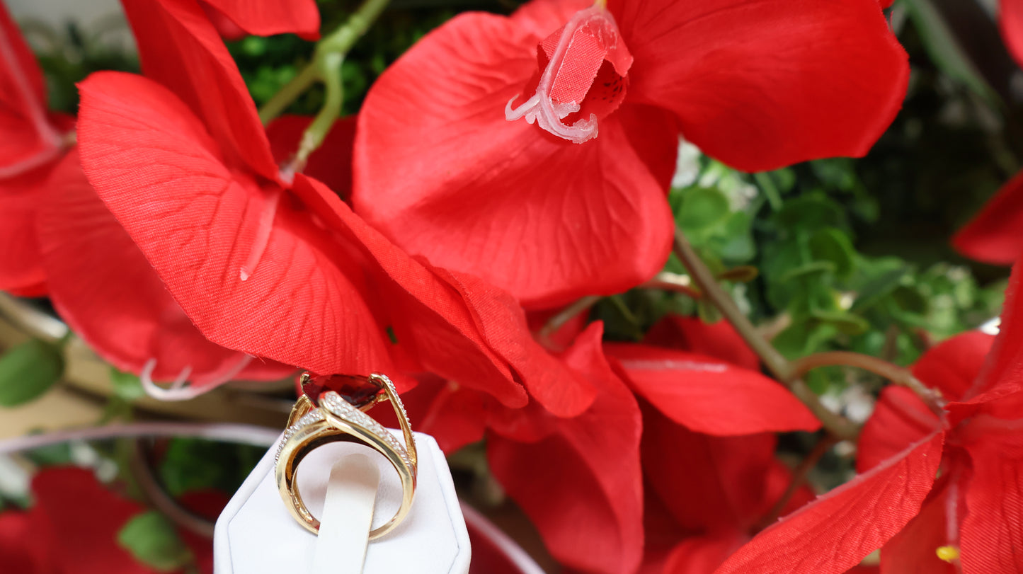 anillo de mujer pidra roja y blanca de oro 14k