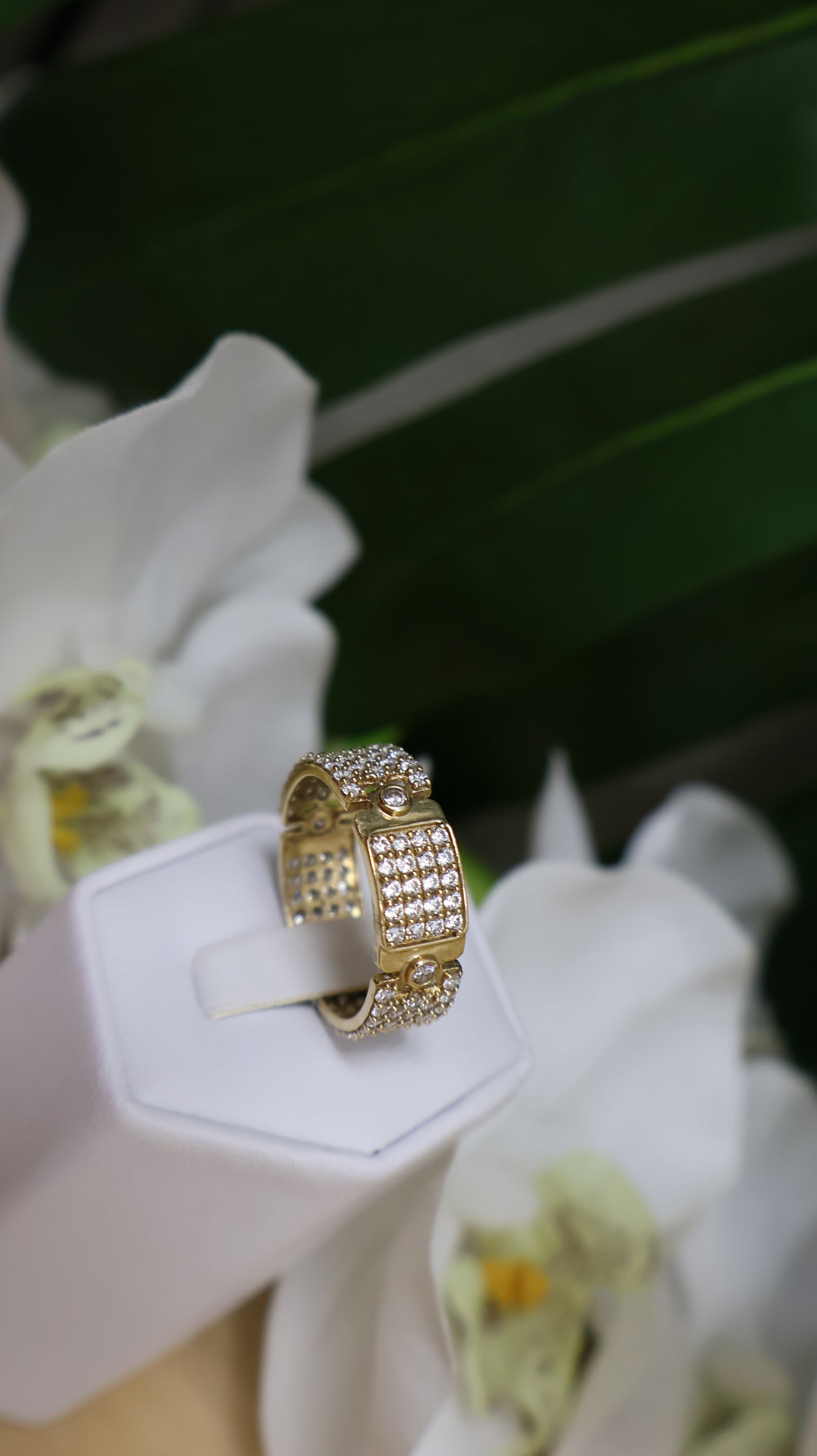 anillo de hombre en 10k cubierto en siconia