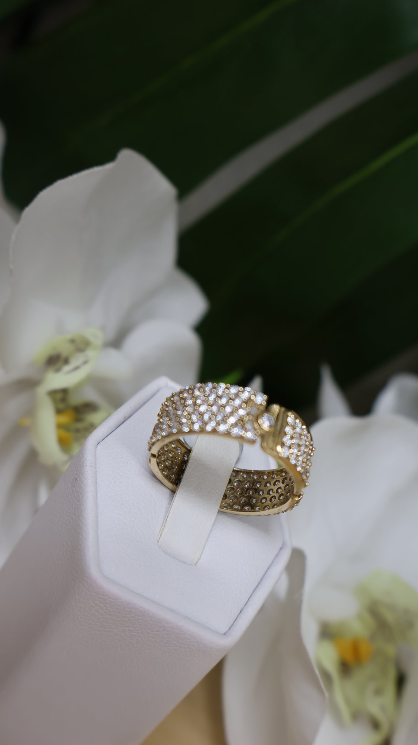 anillo de hombre en 10k cubierto en siconia