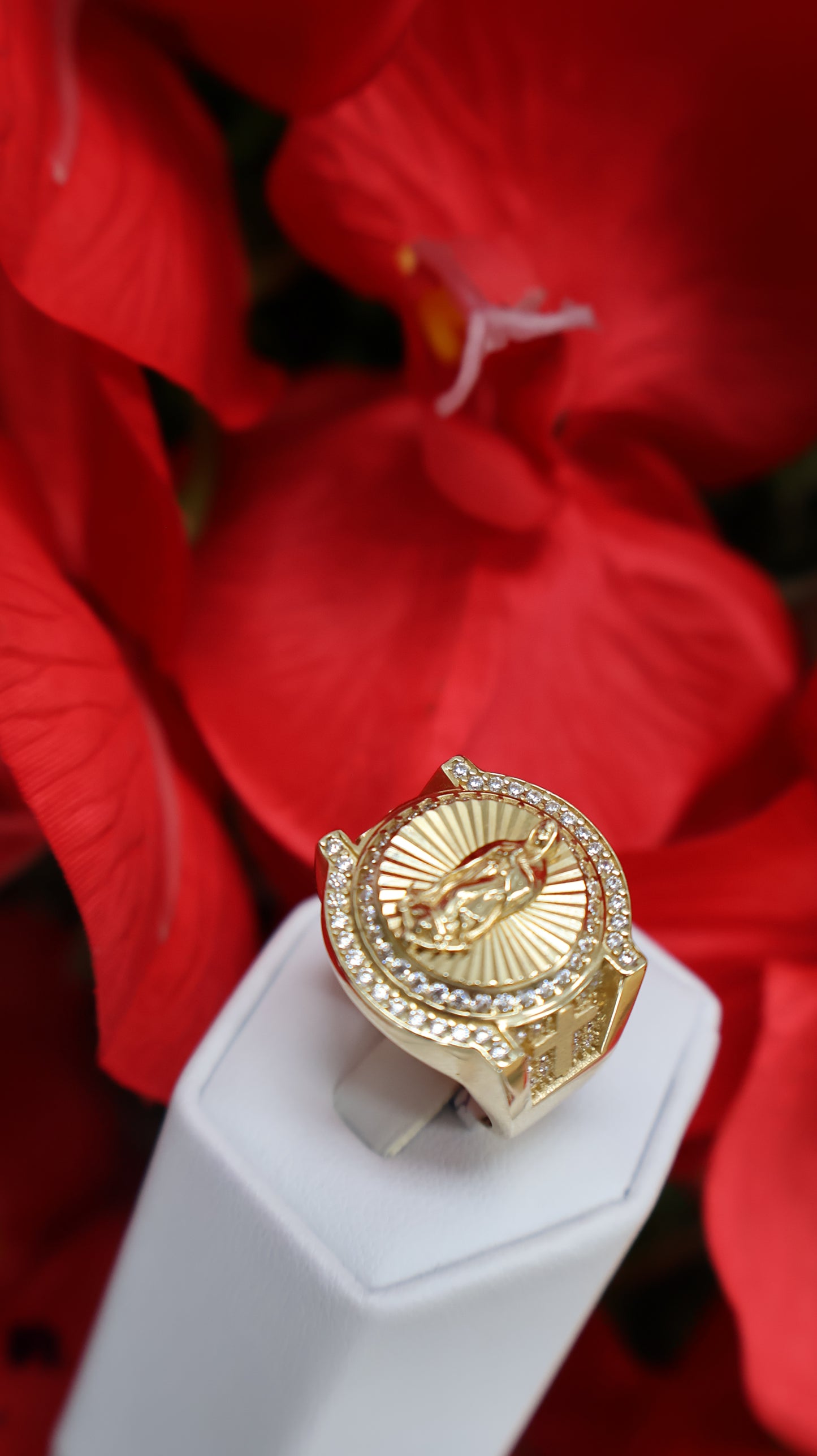 anillo 14k de hombre con la virgen de la caridad