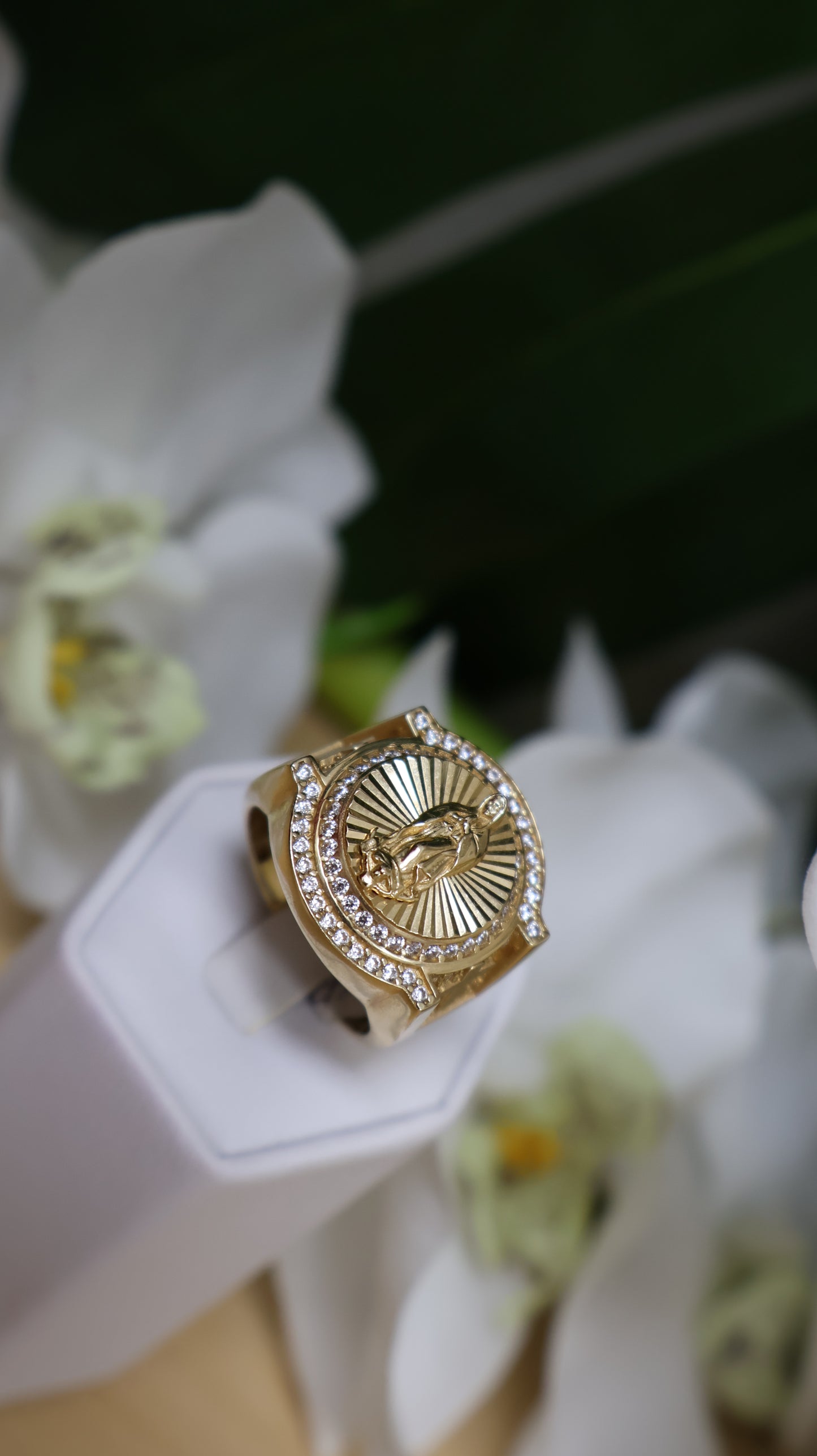 anillo 14k de hombre con la virgen de la caridad