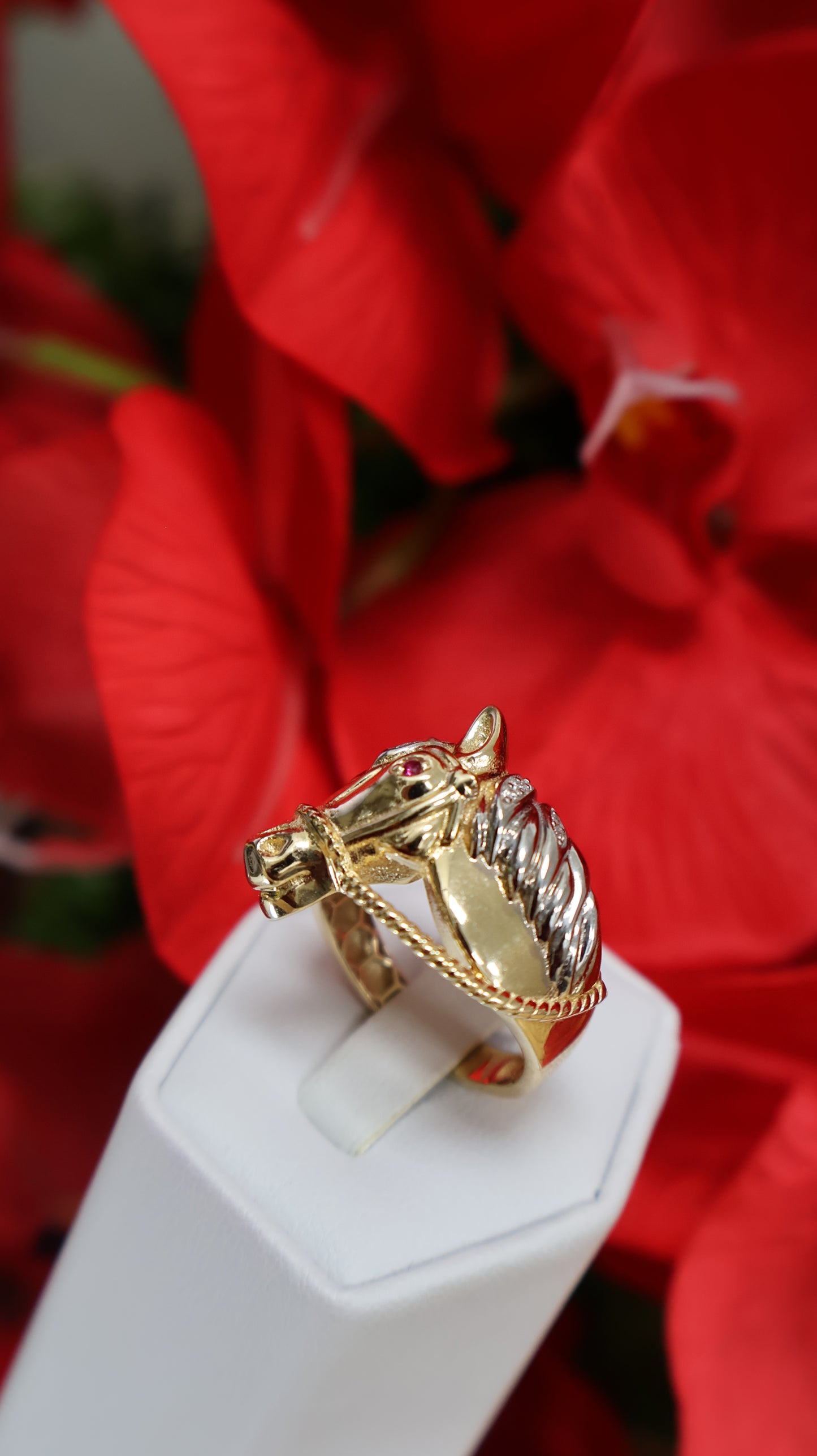 anillo 14k de hombre con diseno de caballo