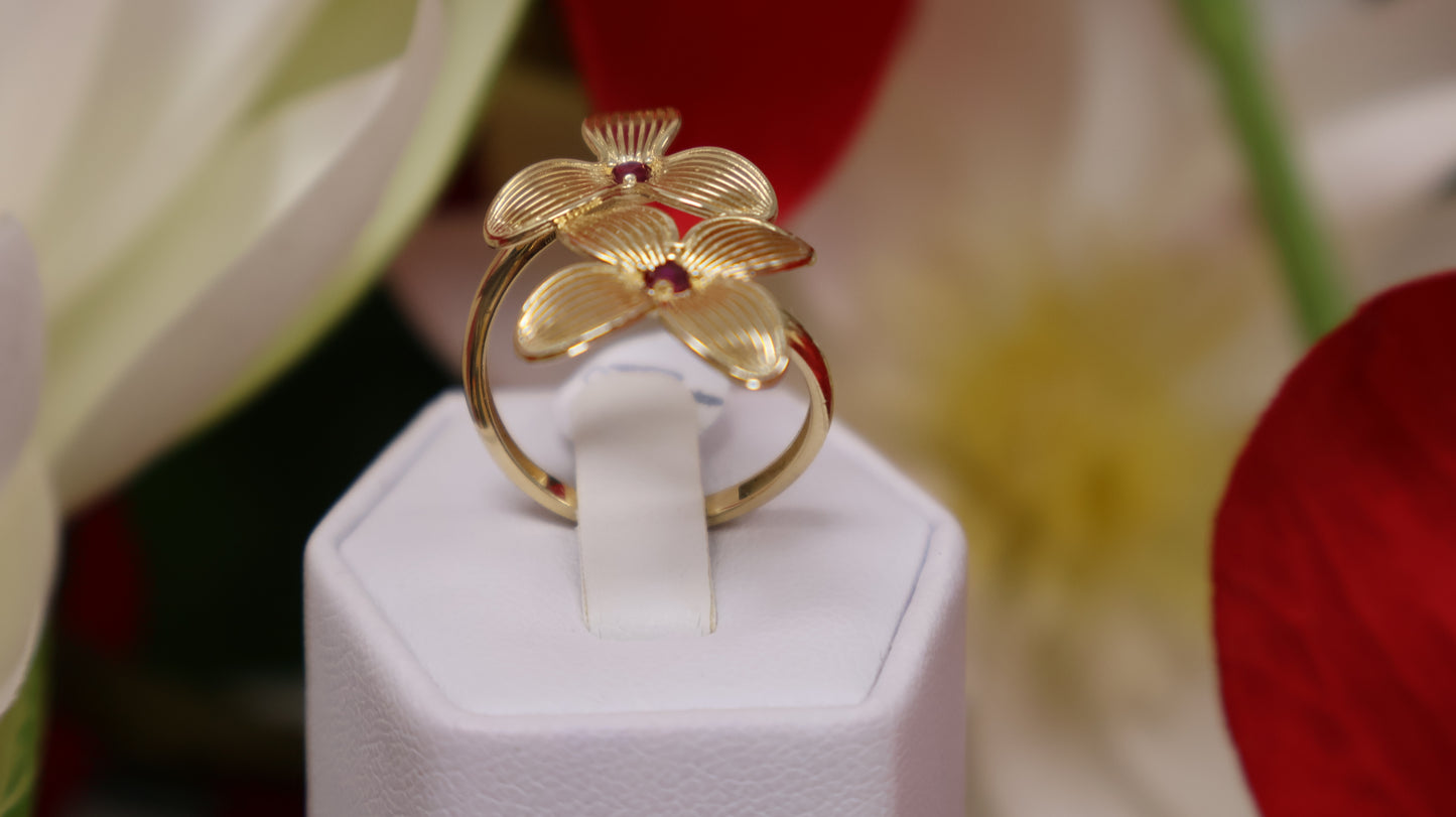 anillo de mujer 14k con dos flores y dos piedra roja