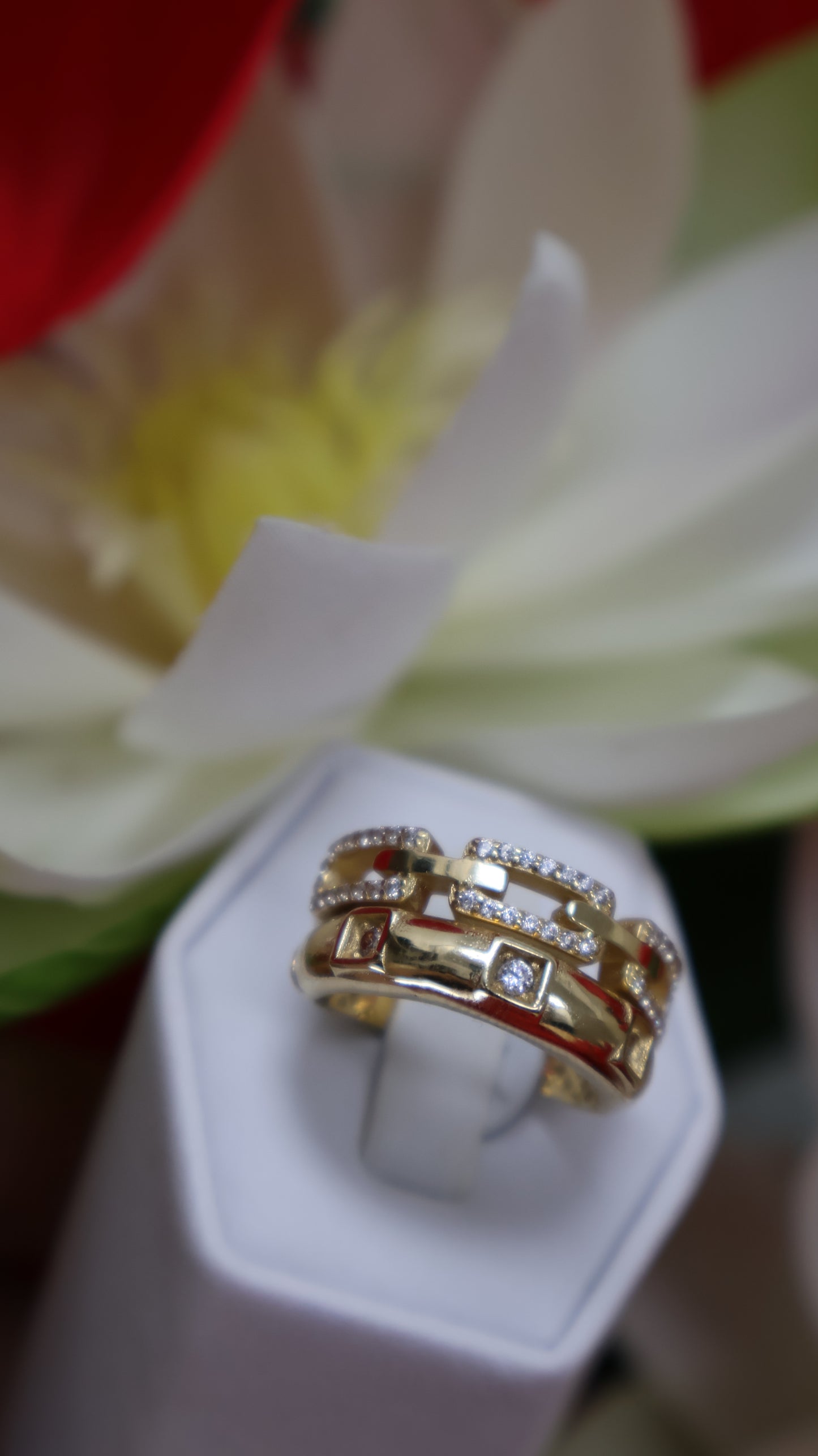 anillo de mujer 14k eslabon cariveno con circonia en blanca