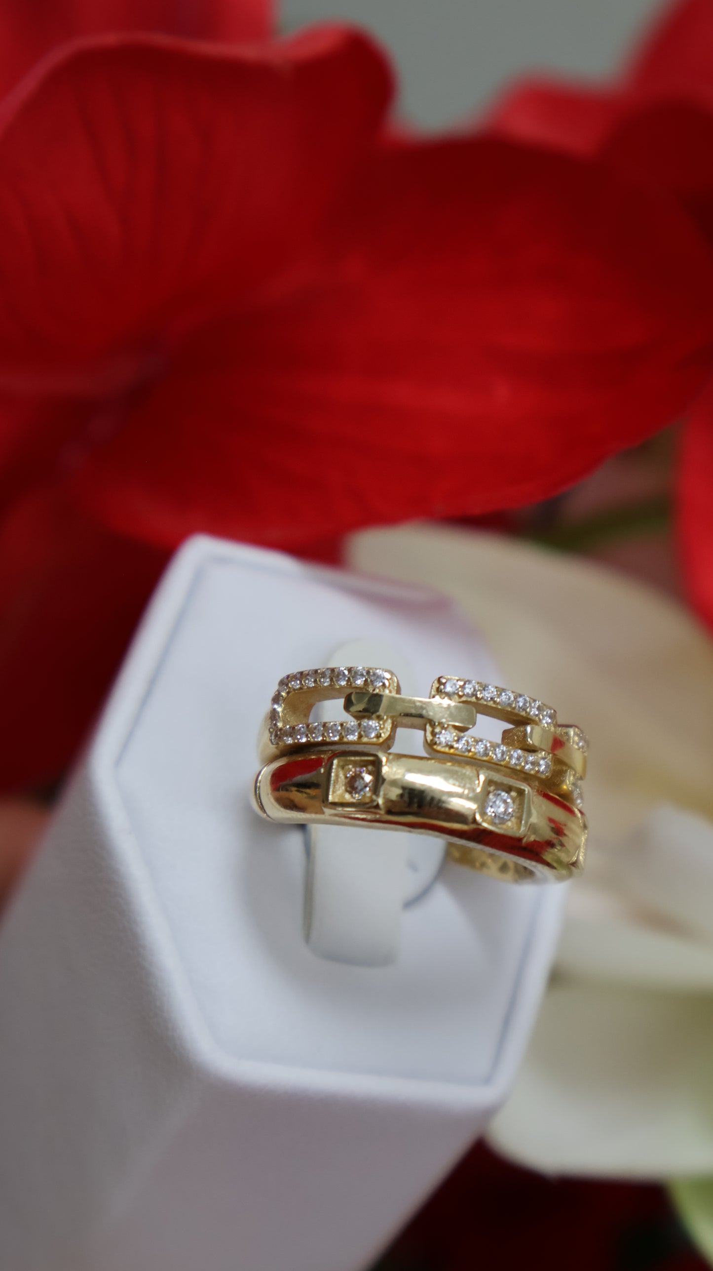 anillo de mujer 14k eslabon cariveno con circonia en blanca