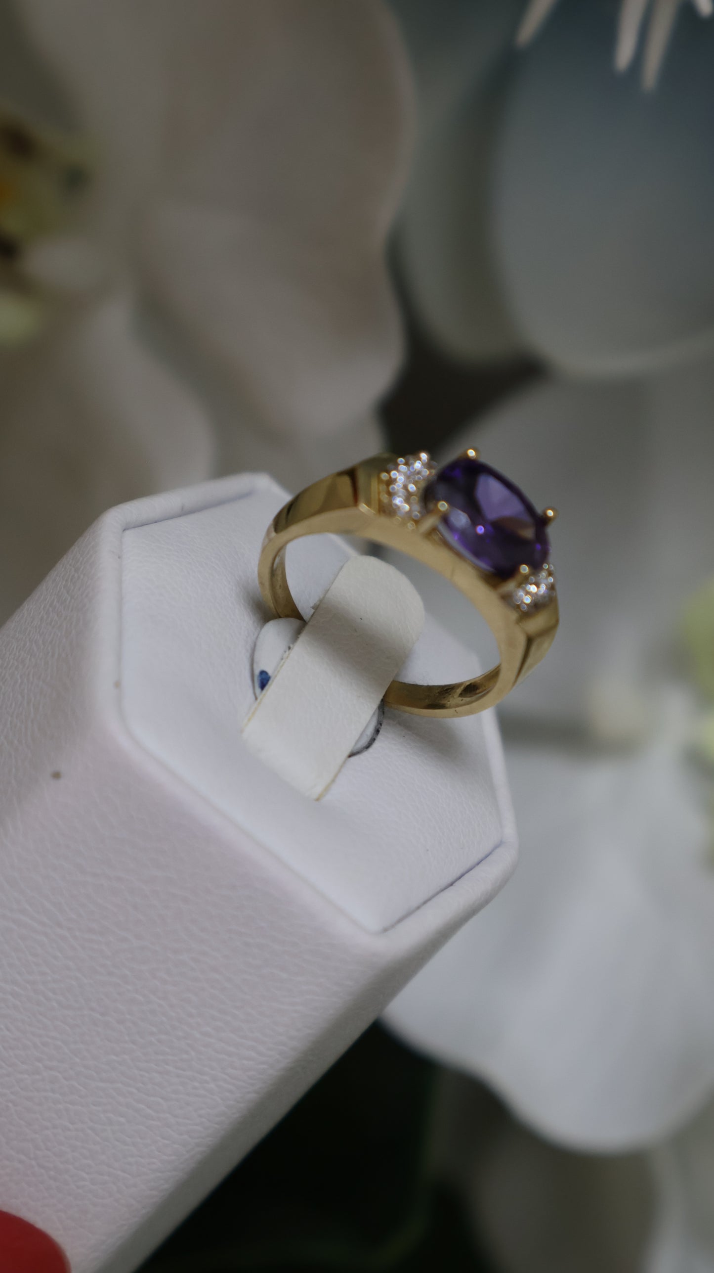 anillo de mujer 14k con piedra morada y circonia blanca