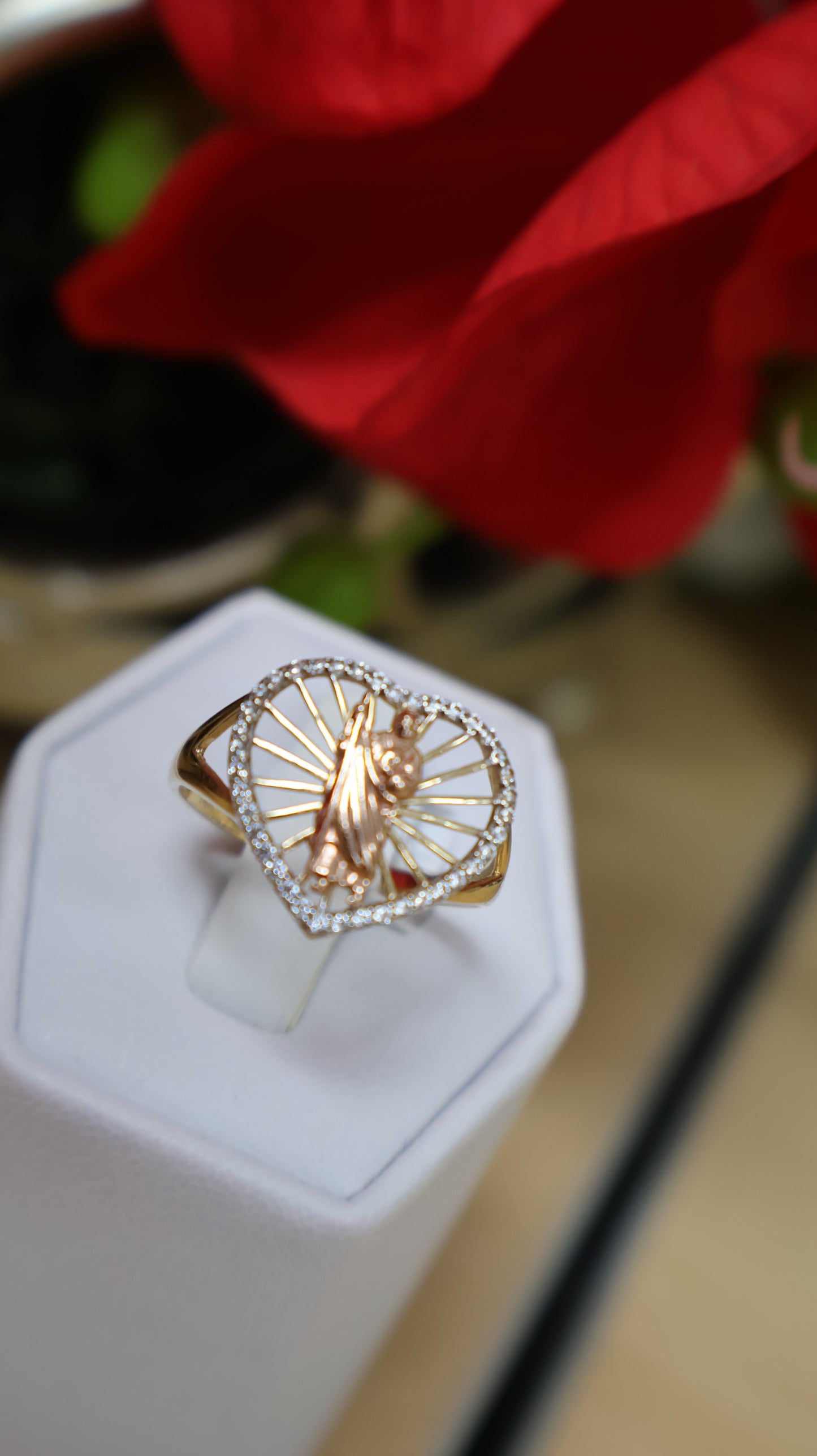 anillo de mujer 14k st.judas en dos tono