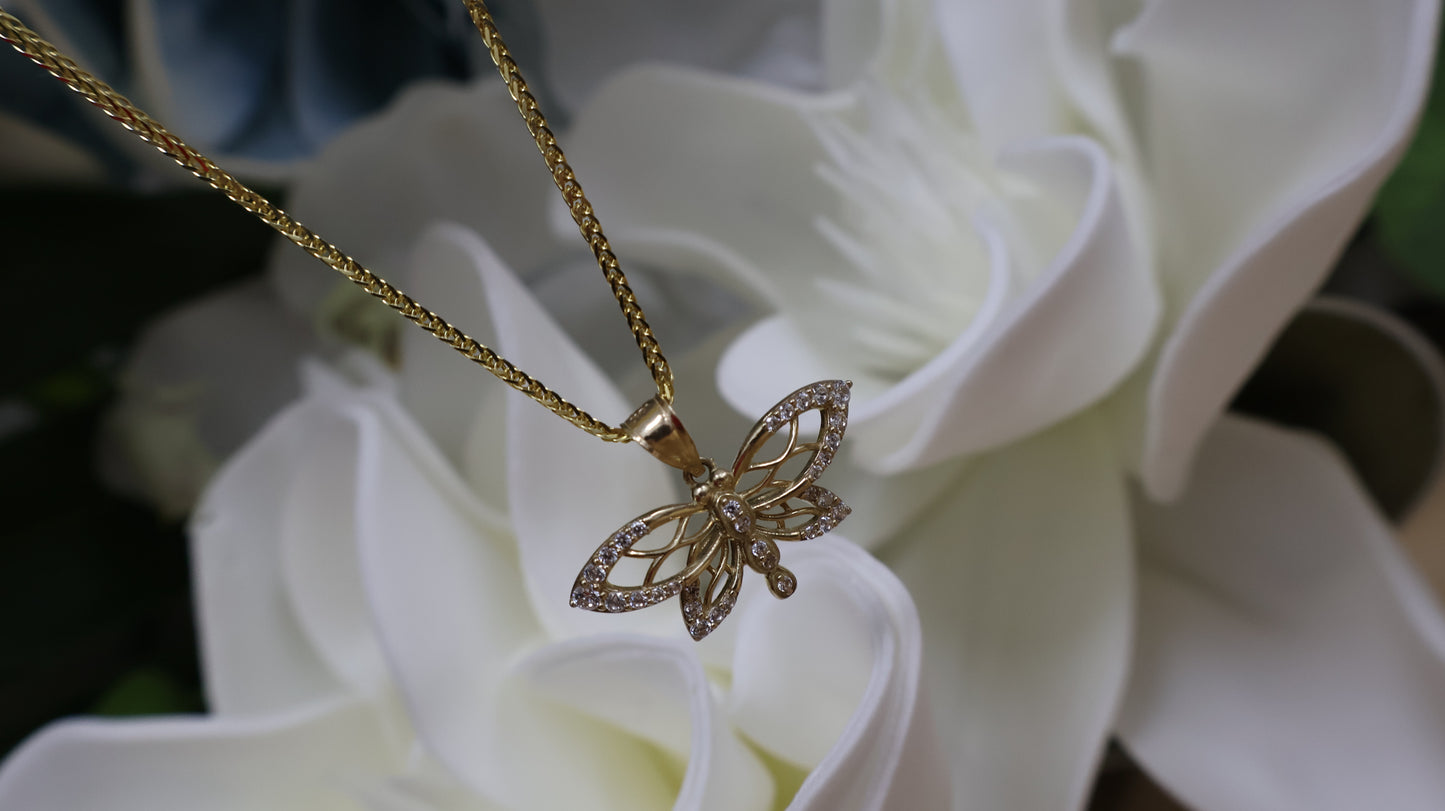 Dije de maripoza con circonia en blanca de oro 10k