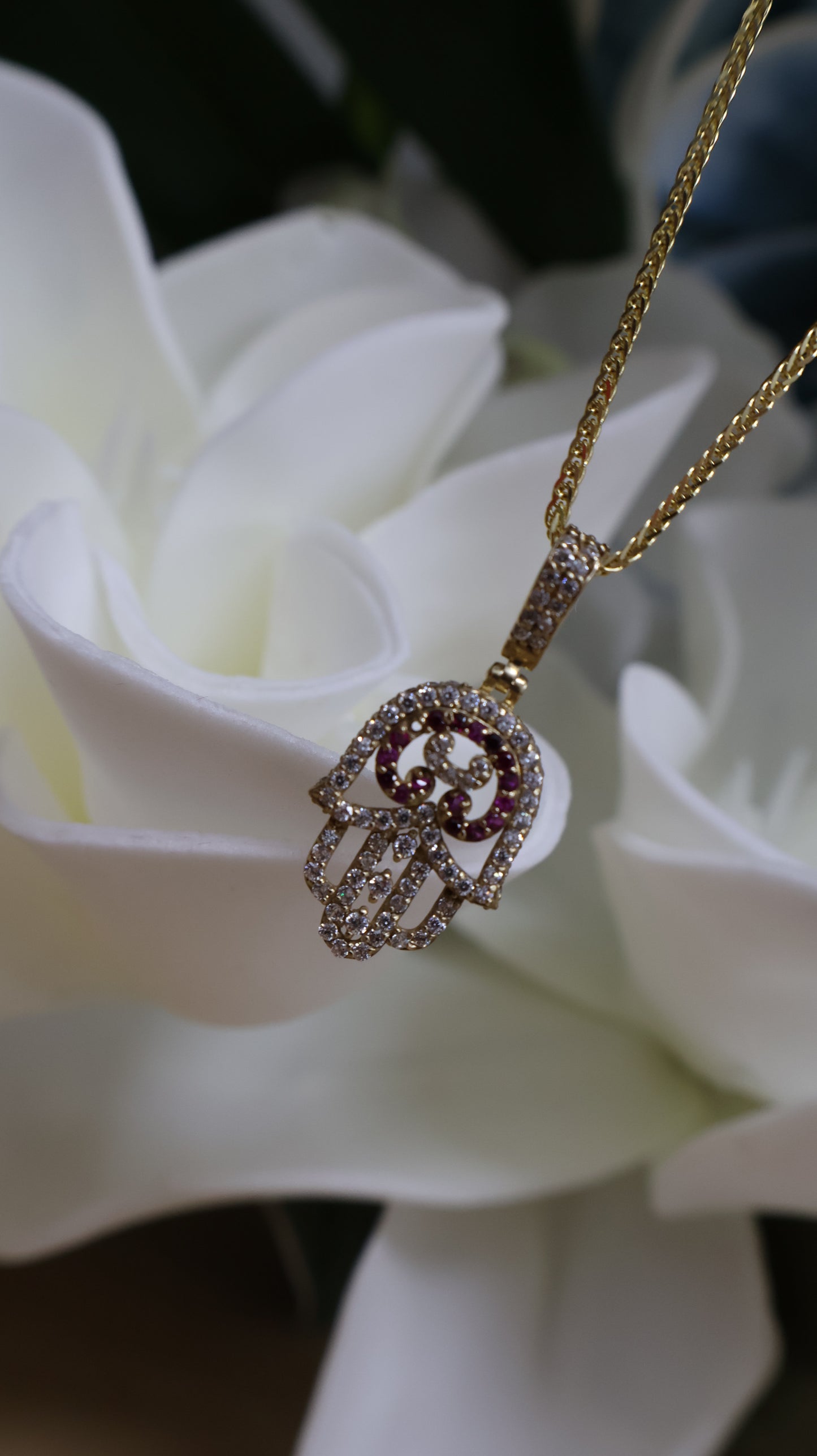 Dije de 14k colgante con la mano de fatima