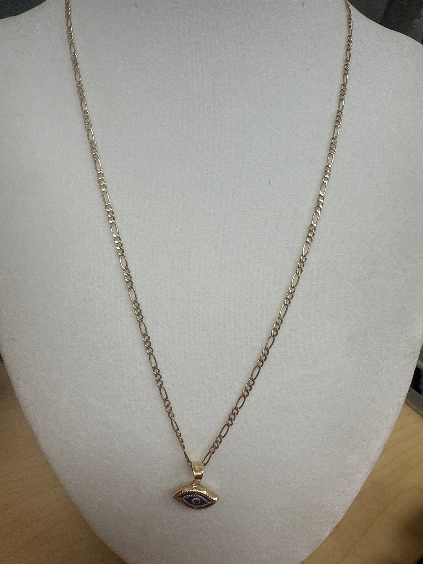 Conjunto de arete ,anillo ,cadena y dije de ojitos en azul