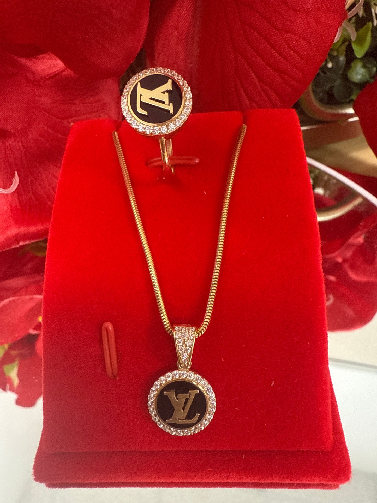 Conjunto de cadena ,dije y anillo de 14k de mujer