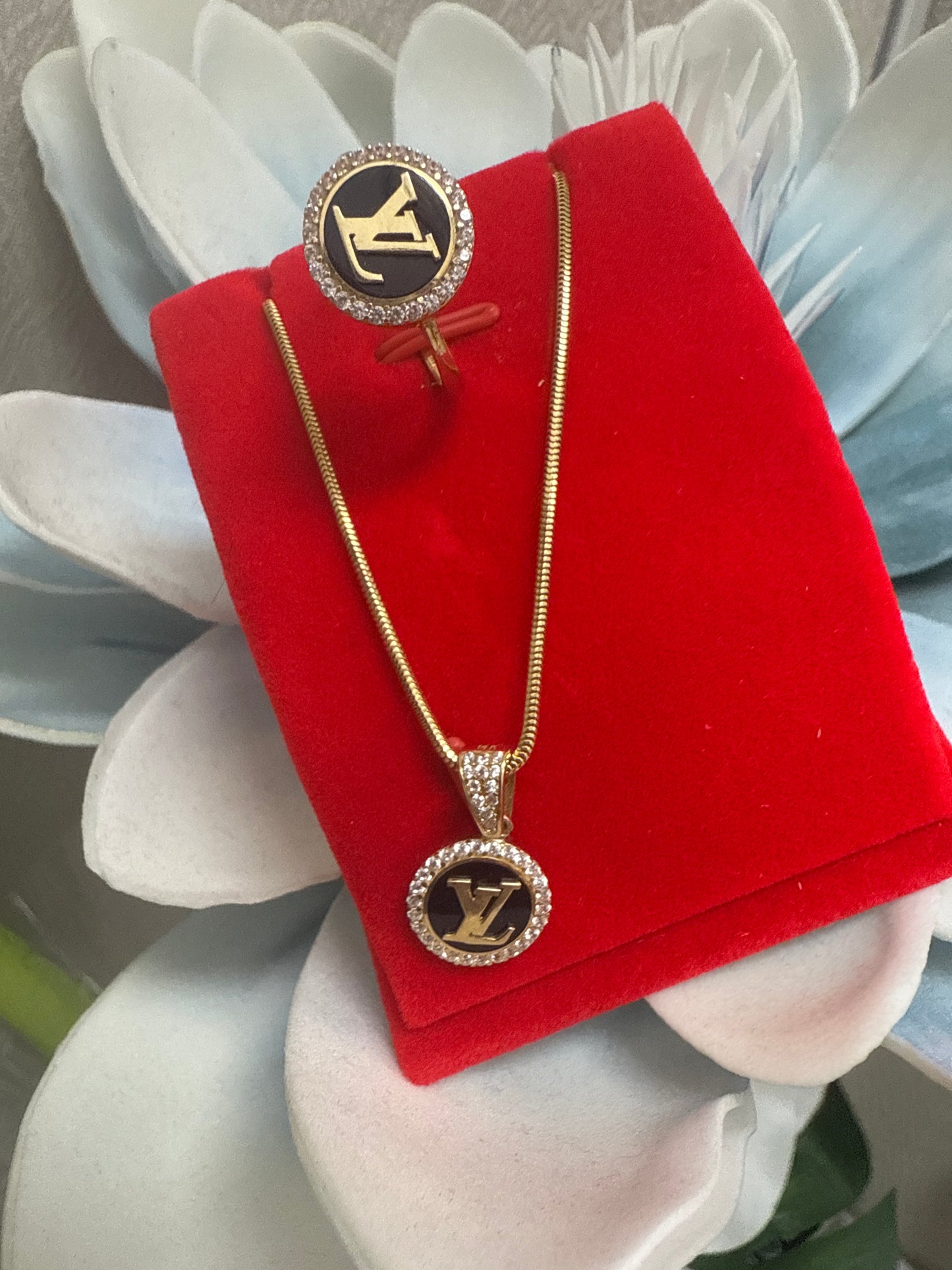 Conjunto de cadena ,dije y anillo de 14k de mujer