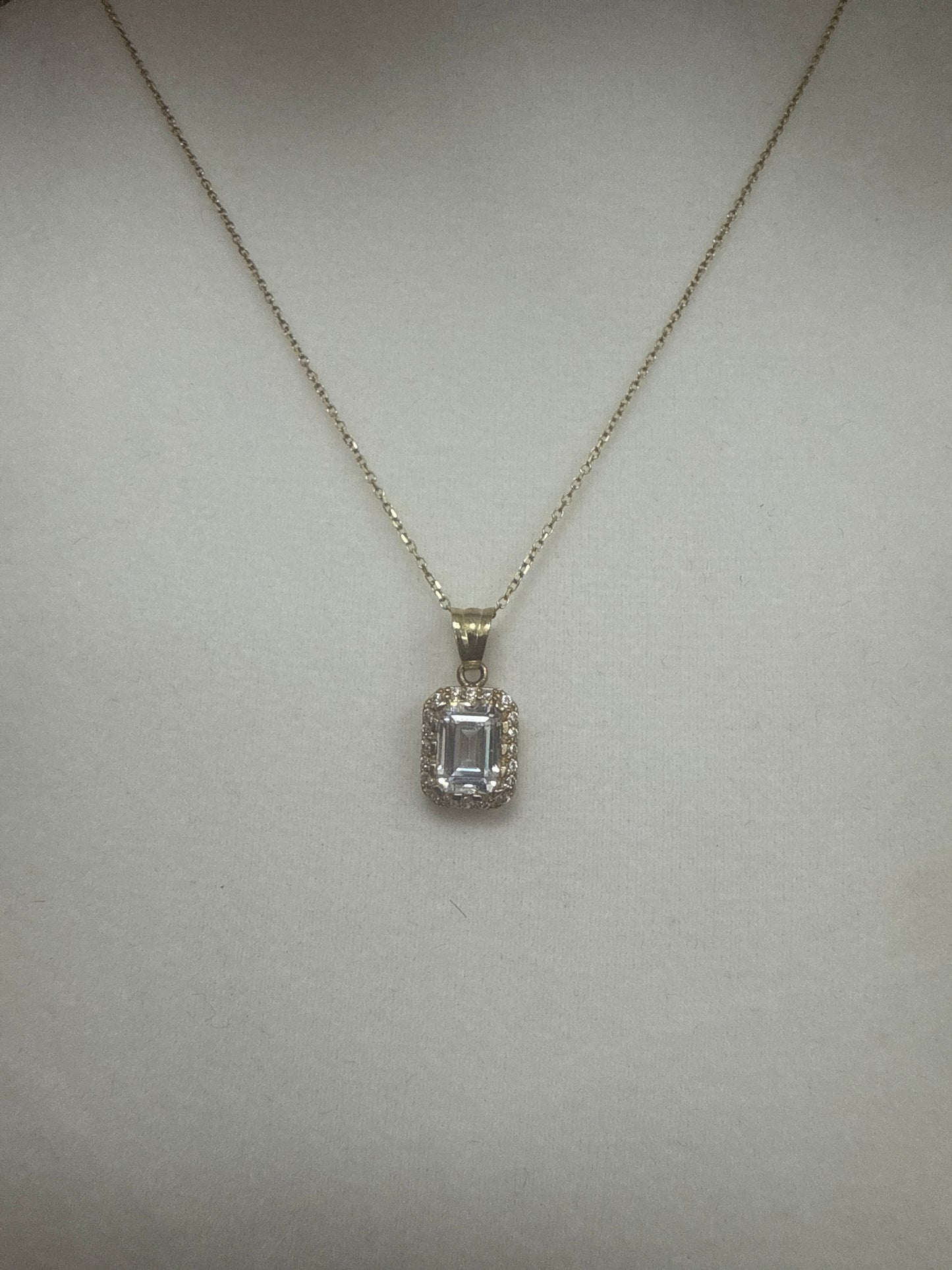 Bello Conjunto de cadena , dije y arete con sirconia en blanca para mujer