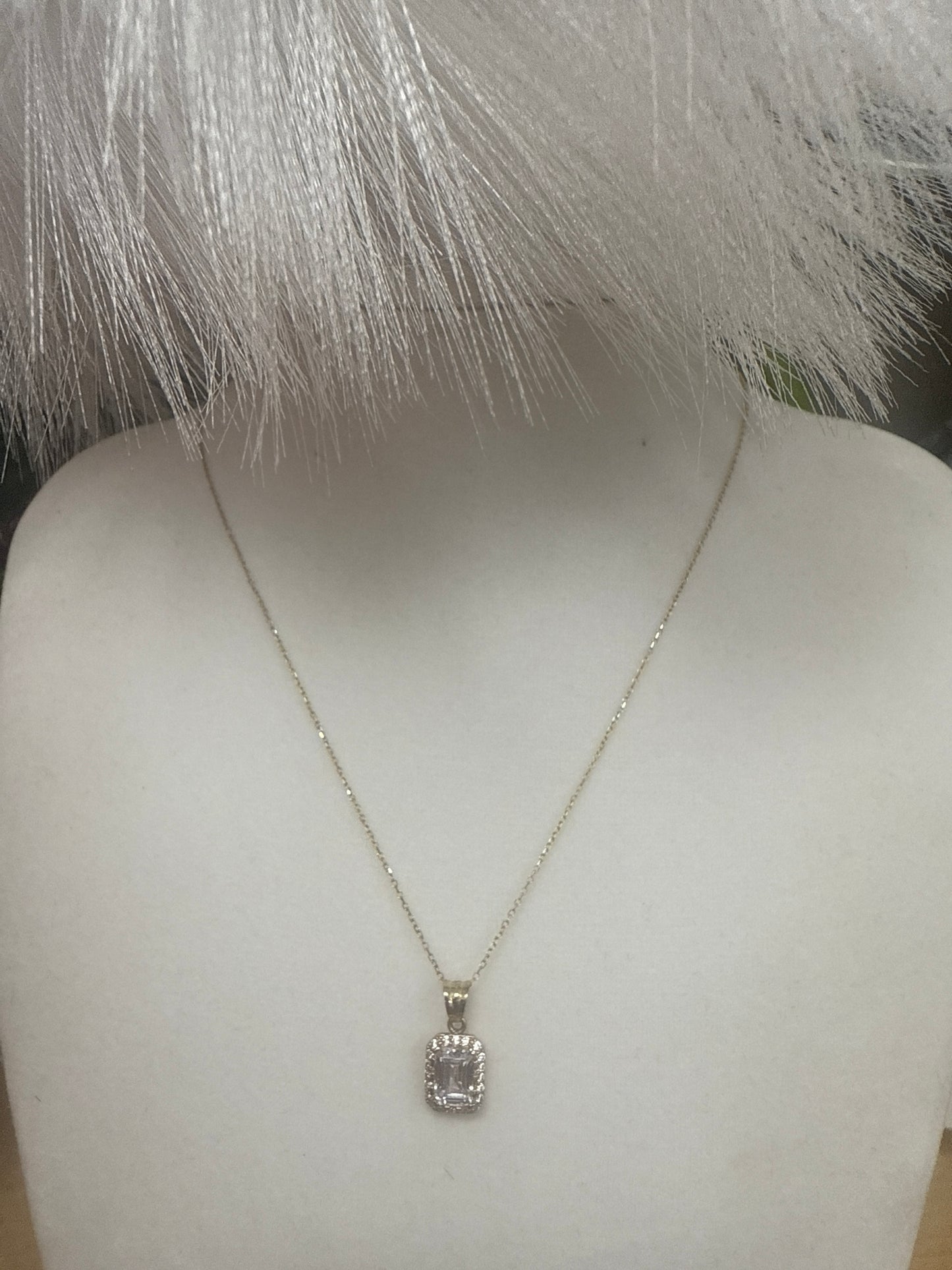 Bello Conjunto de cadena , dije y arete con sirconia en blanca para mujer