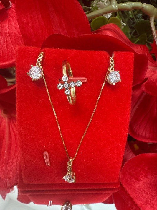 Bello conjunto de arete , cadena ,dije y anillo de 14k para mujer