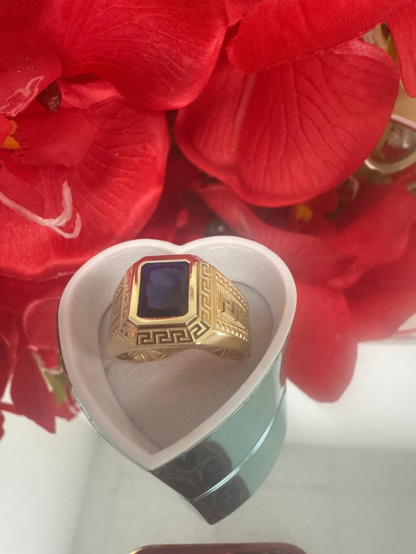 Anillo de hombre de piedra en azul de oro 10k .