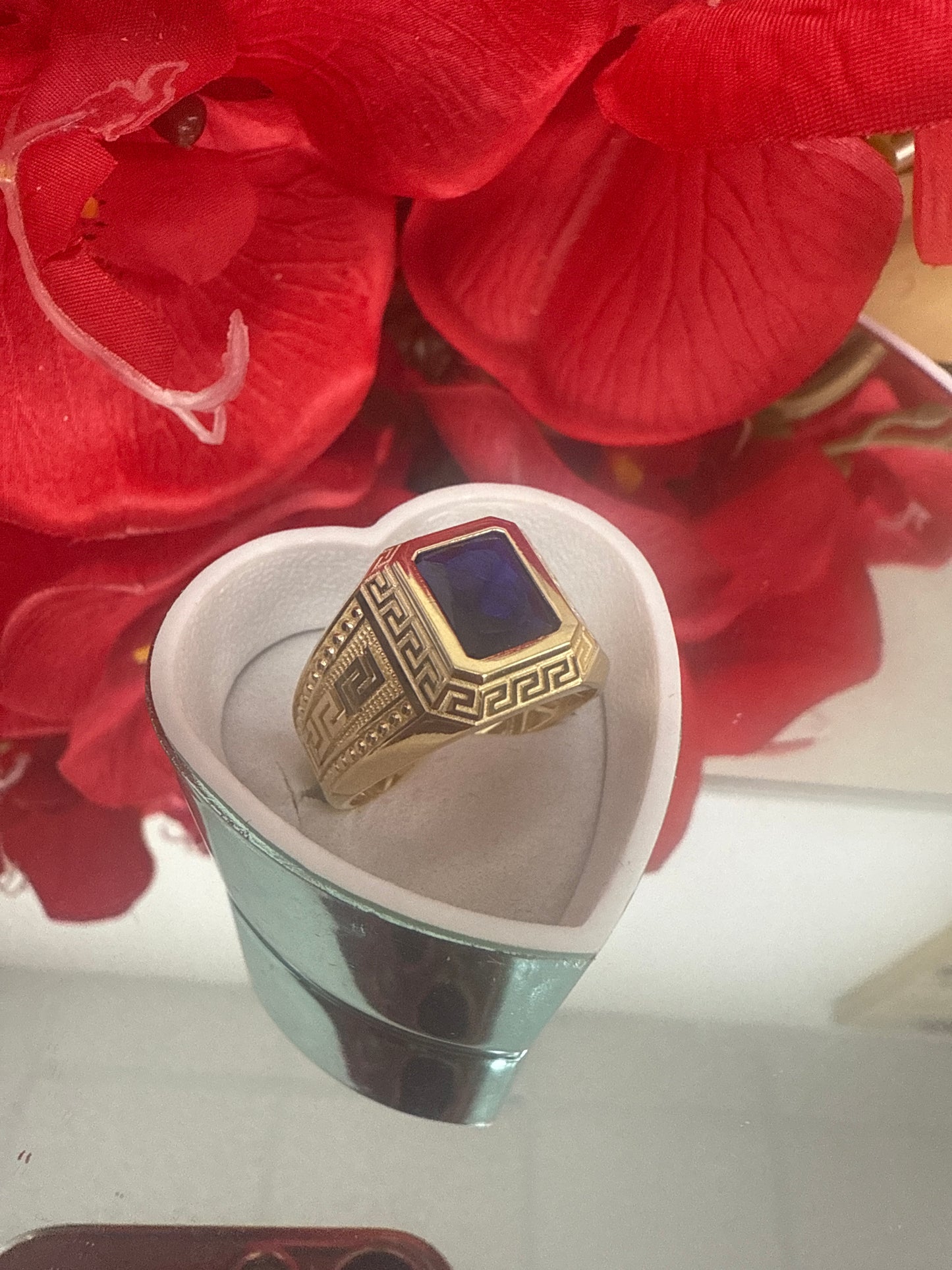 Anillo de hombre de piedra en azul de oro 10k .
