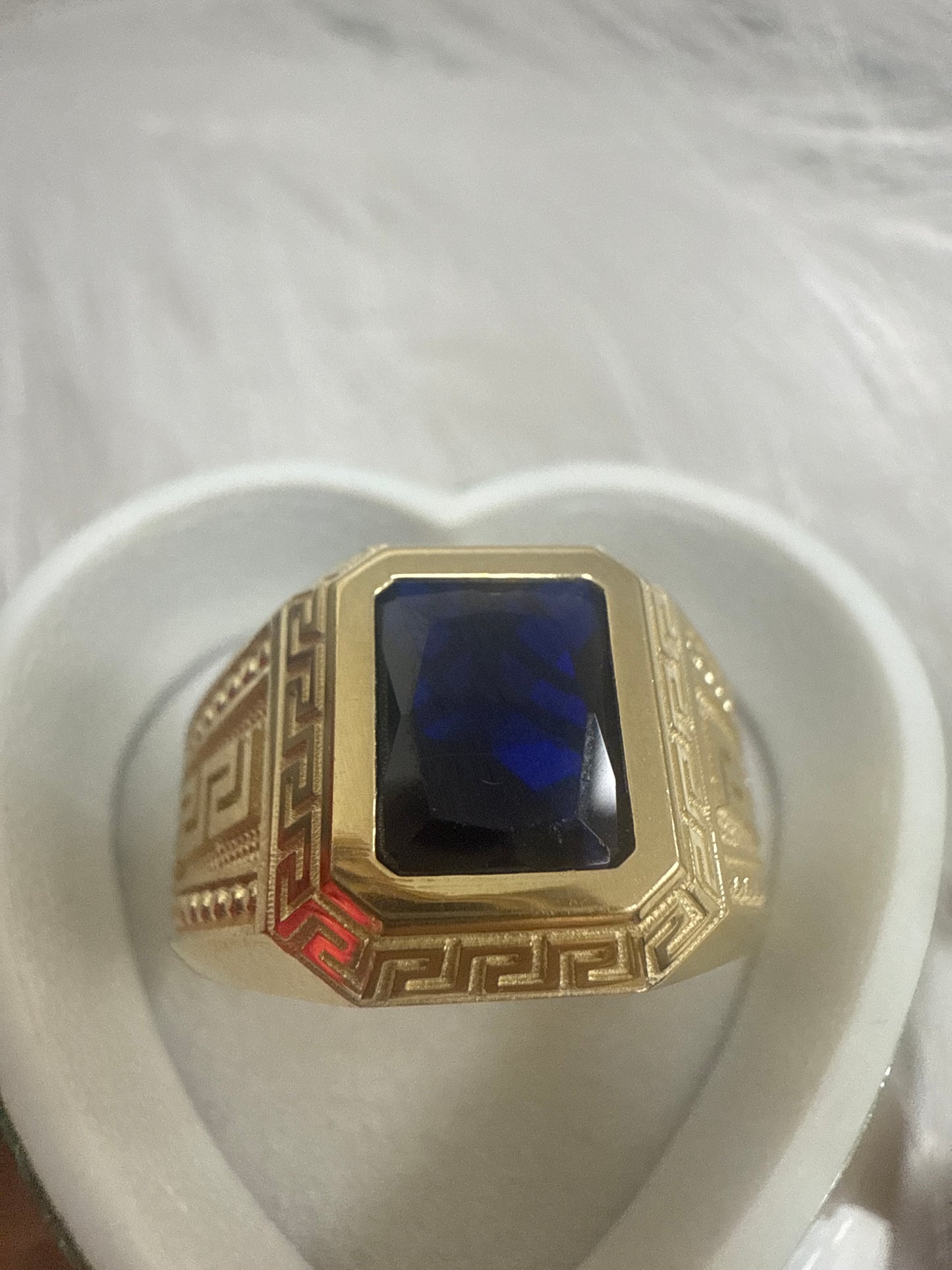 Anillo de hombre de piedra en azul de oro 10k .