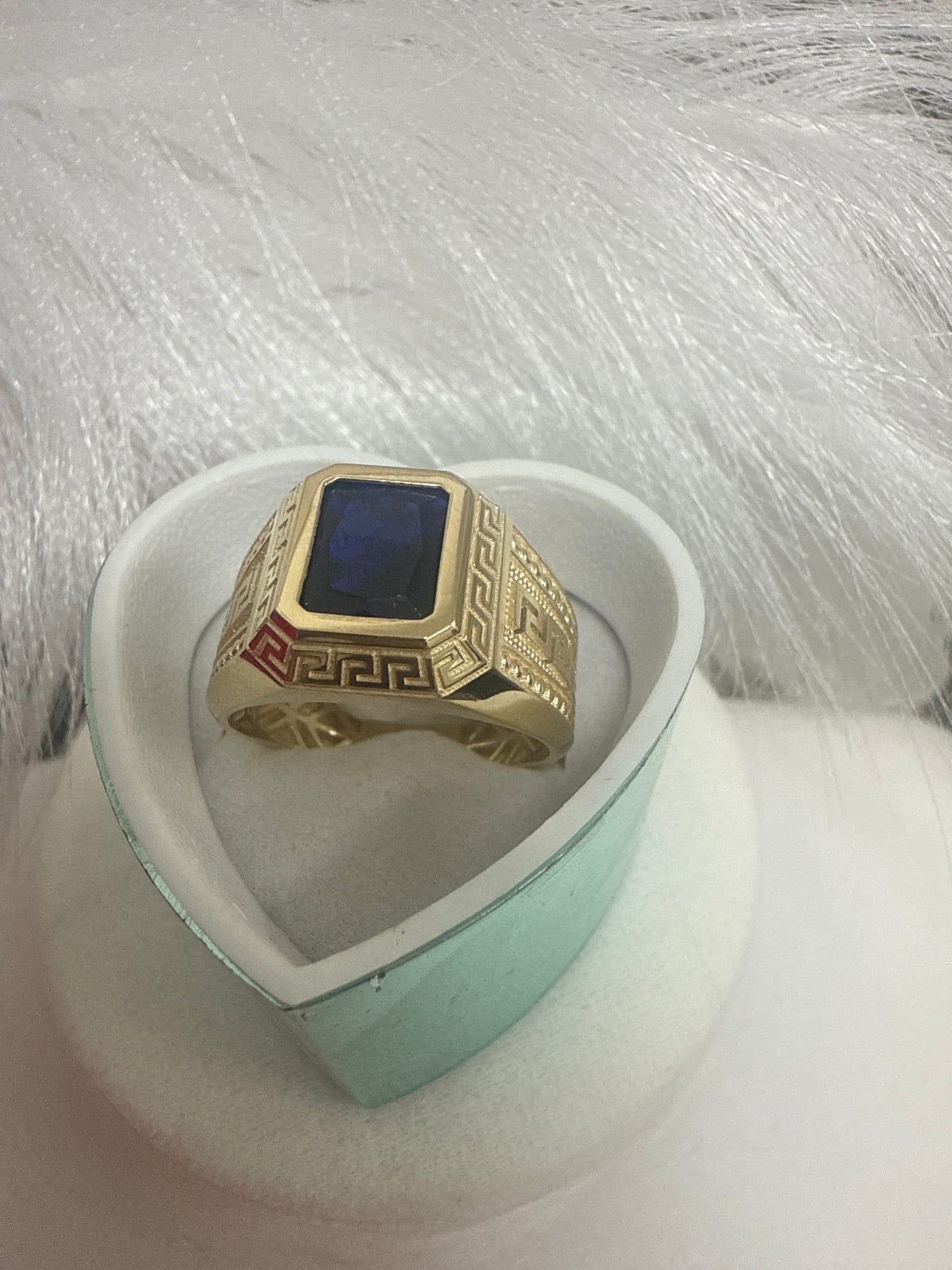 Anillo de hombre de piedra en azul de oro 10k .