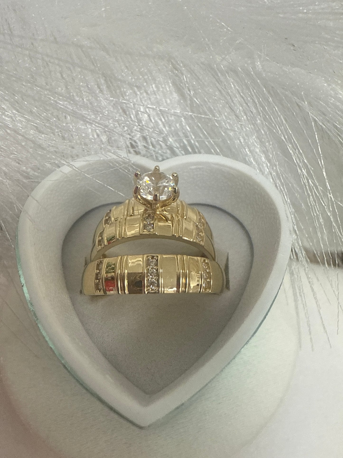 Anillo de compromiso de mujer y de hombre en oro de 10k