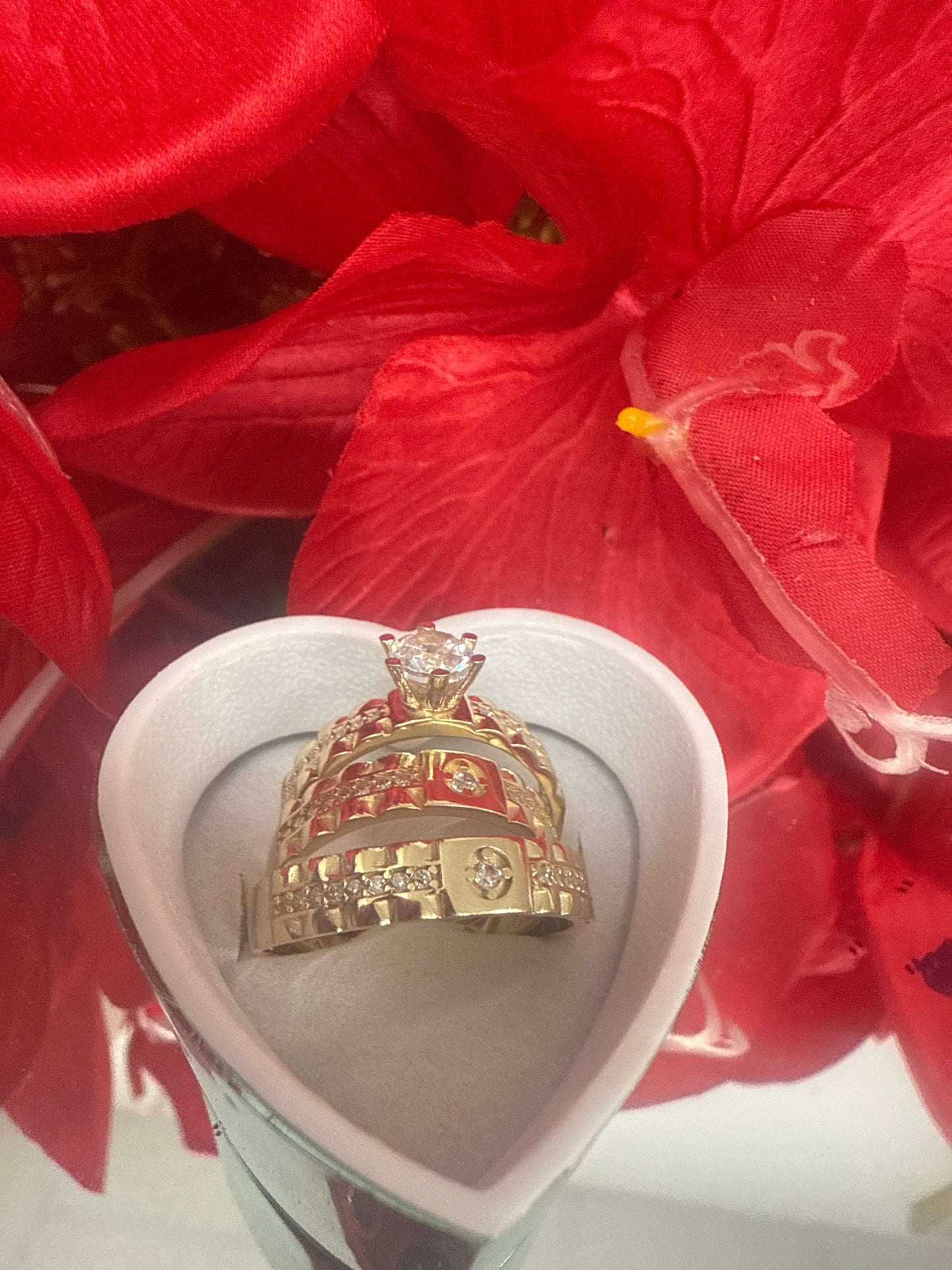 Anillo de compromiso de oro 10k