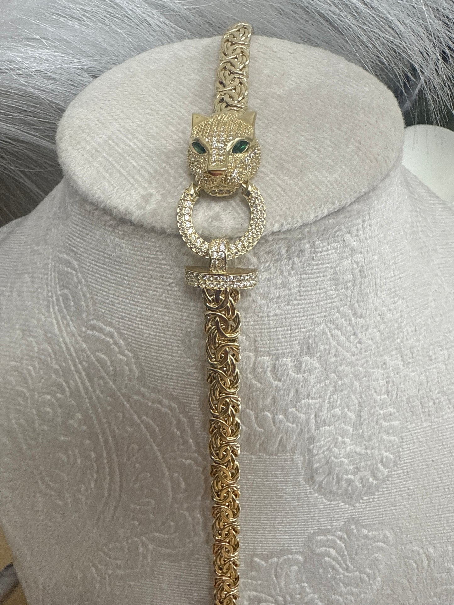 gargantilla de mujer oro 10k con circonia verde y blanca , bello diseno y elegante para toda ocacion