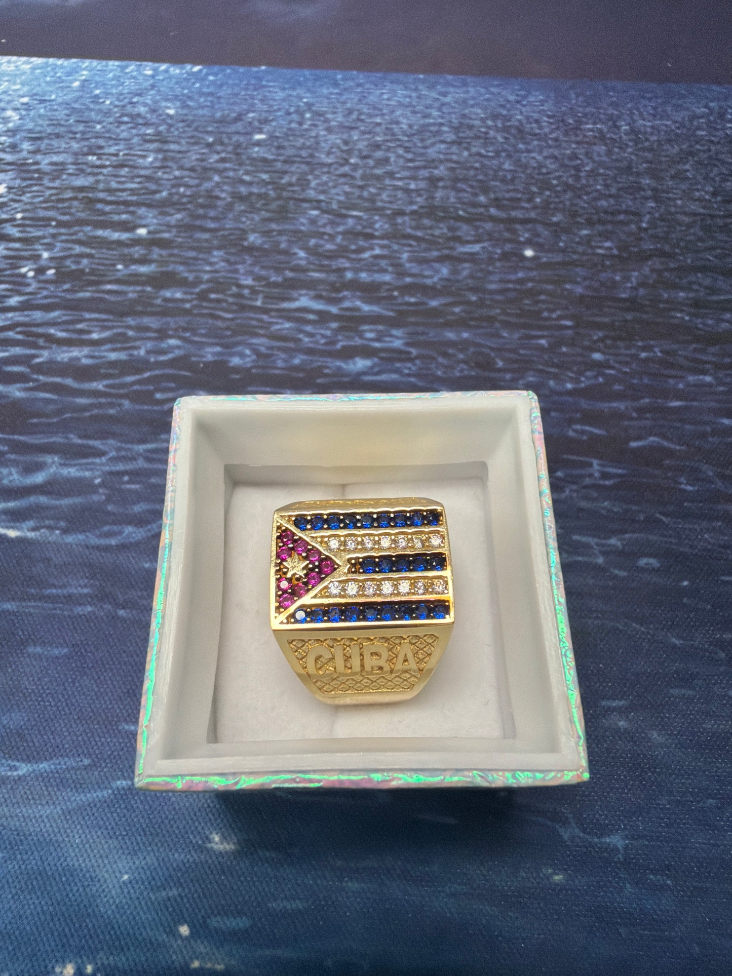 Anillo de hombre de 10k con la bandera de cuba