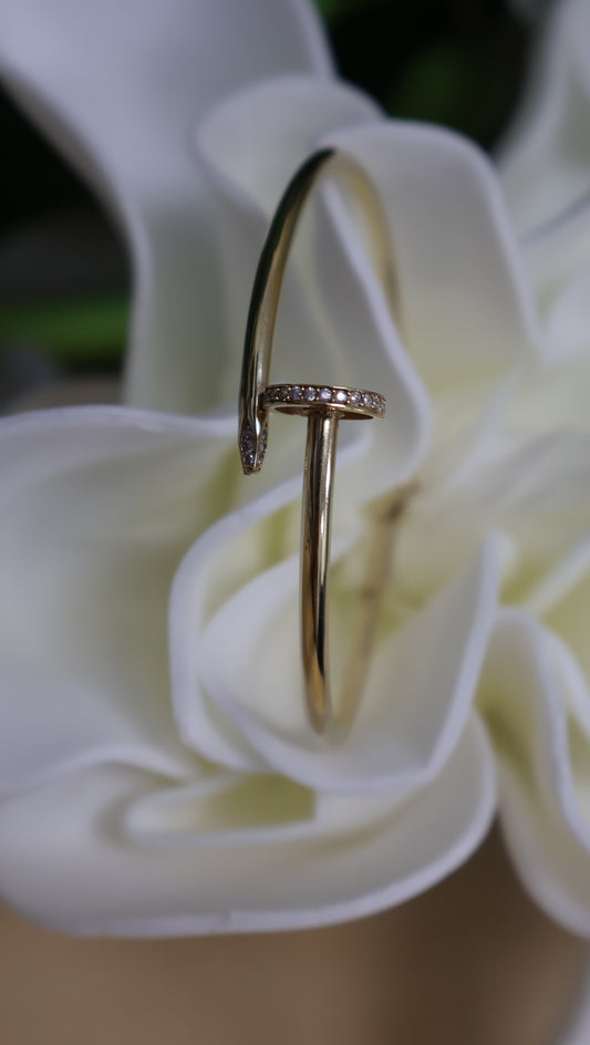 Pulsera de clavo para mujer en 10k muy fina
