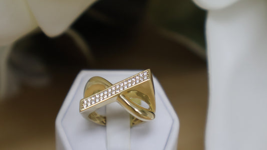 Anillo de Mujer  Cruzado con sirconia  blanca de oro 10k