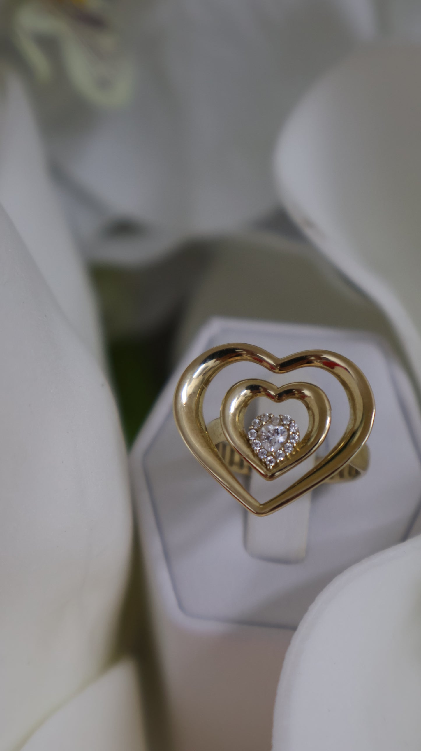anillo de mujer 14k  con piedra blanca de corazon