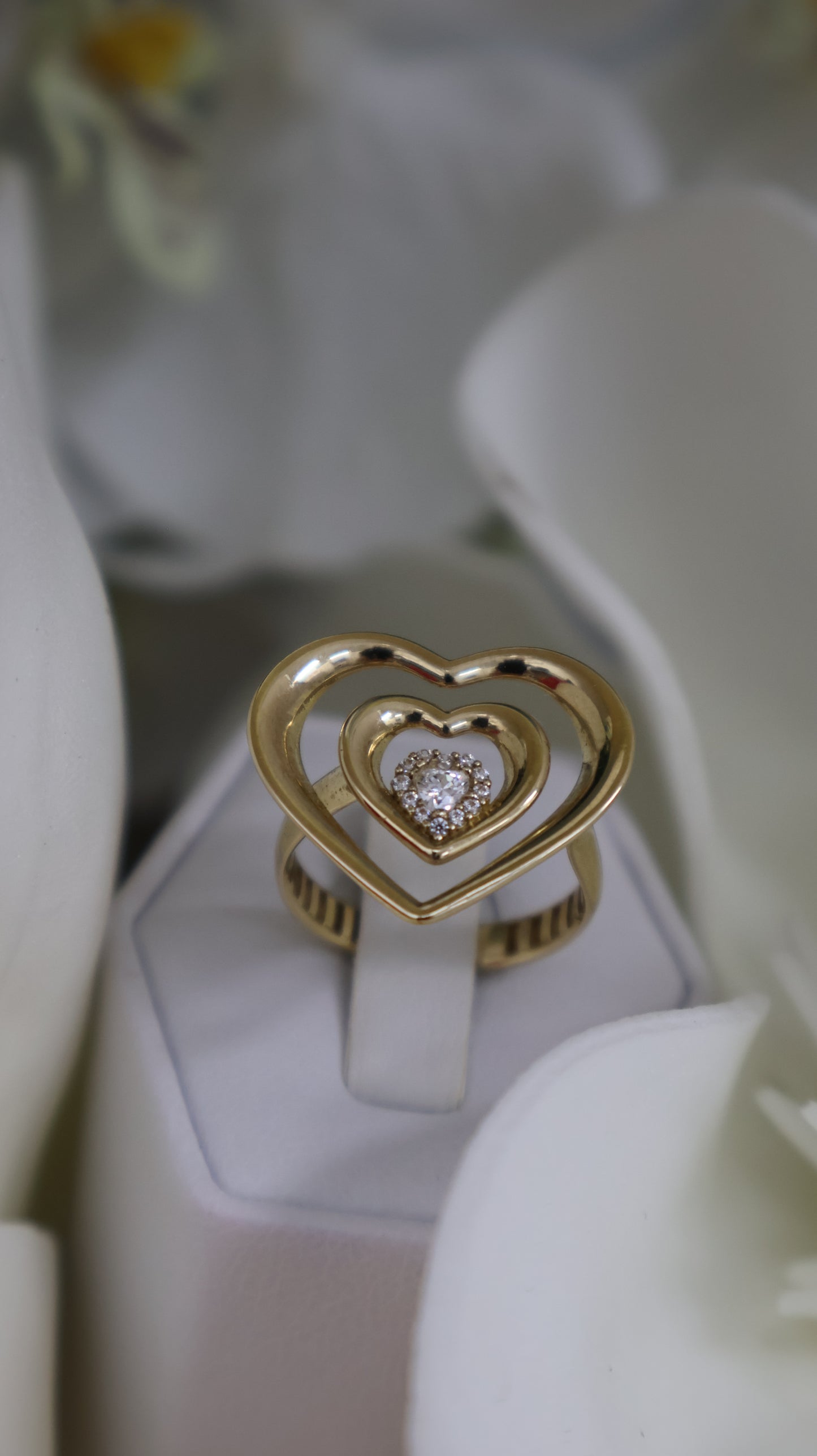 anillo de mujer 14k  con piedra blanca de corazon