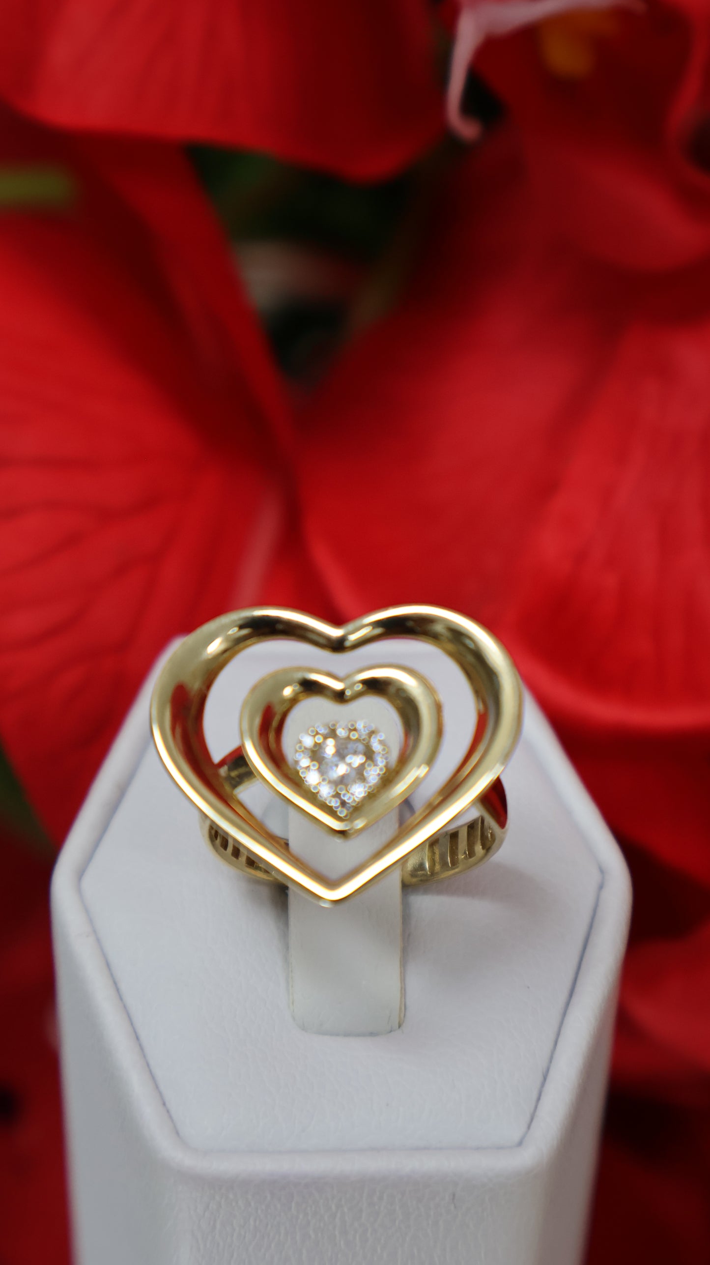 anillo de mujer 14k  con piedra blanca de corazon