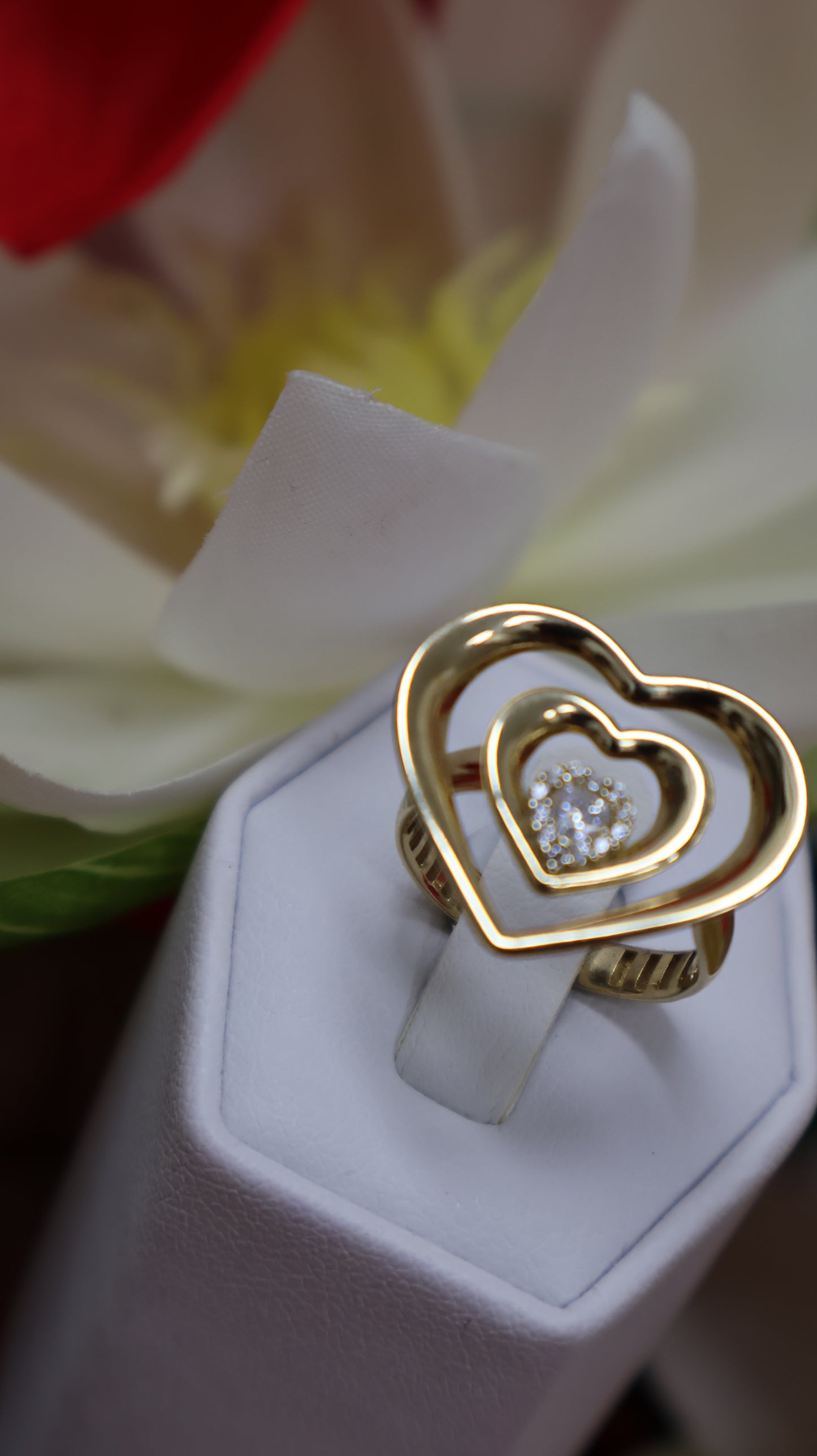 anillo de mujer 14k  con piedra blanca de corazon