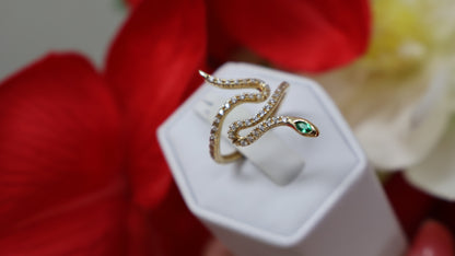 anillo de mujer 14k de serpiente ojo verde y sirconia
