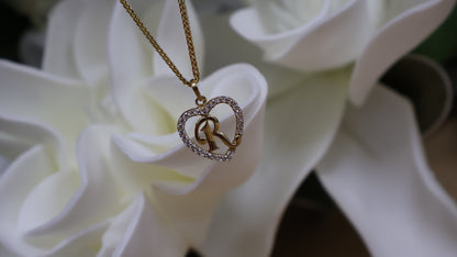 Dije con letra de Corazón y zirconias