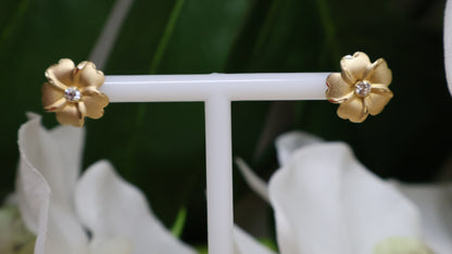 Aretico de mujer de flor en dorado es de oro 10k