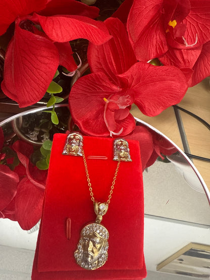 Cadena de oro 14k con el dije y los arete de la cara de cristo ,conjunto para mujer