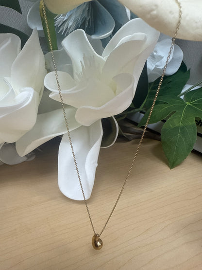 Conjunto de arete , cadena y dije de gotas en oro 10k para mujer