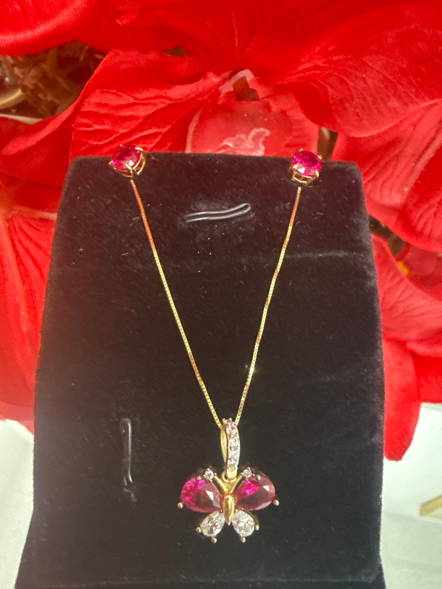Disfruta de bello conjunto de cadena arete y dije con circonia en rojo para mujer de 14k