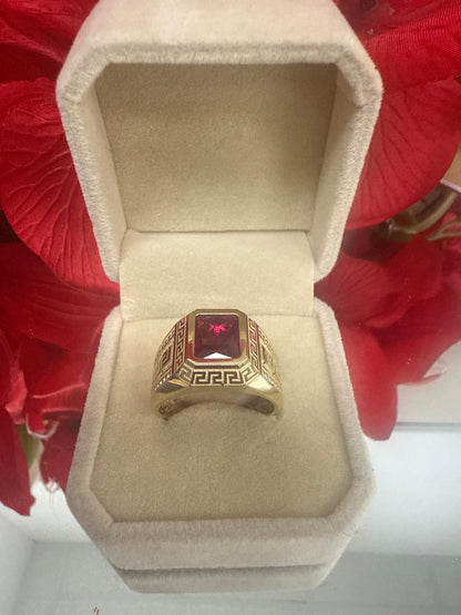 Anillo de hombre con circonia de color roja en oro 10k