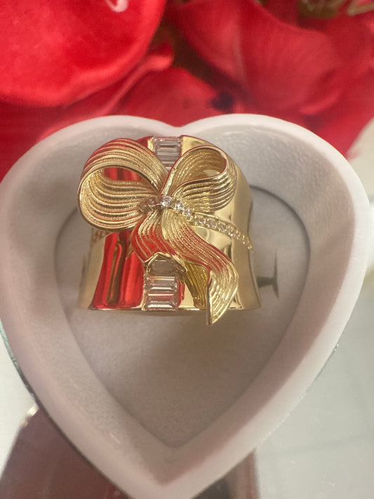 Anillo de mujer de oro 10k con un bello diseno de lazo