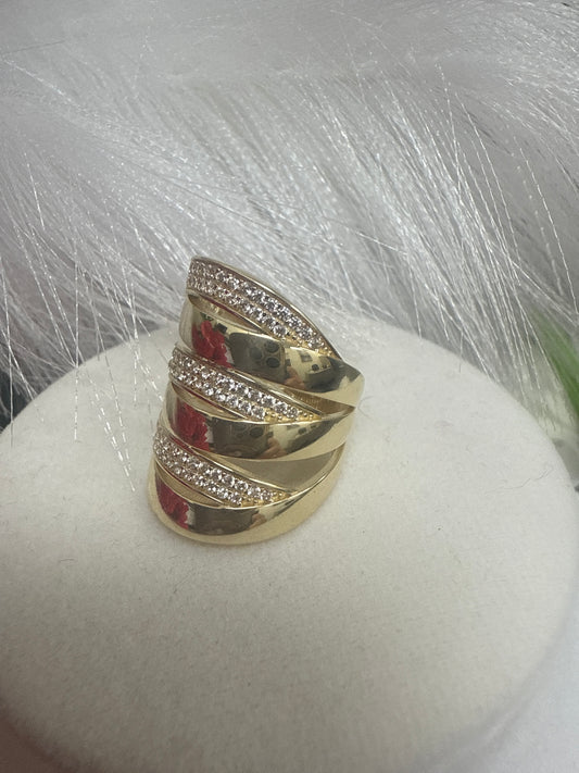 Anillo de mujer de tres piezas en oro 10k bello diseno