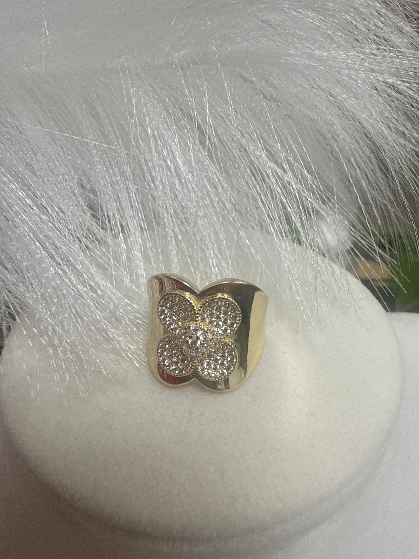 Bello diseno de anillo de oro 10k de flor con circonia de mujer
