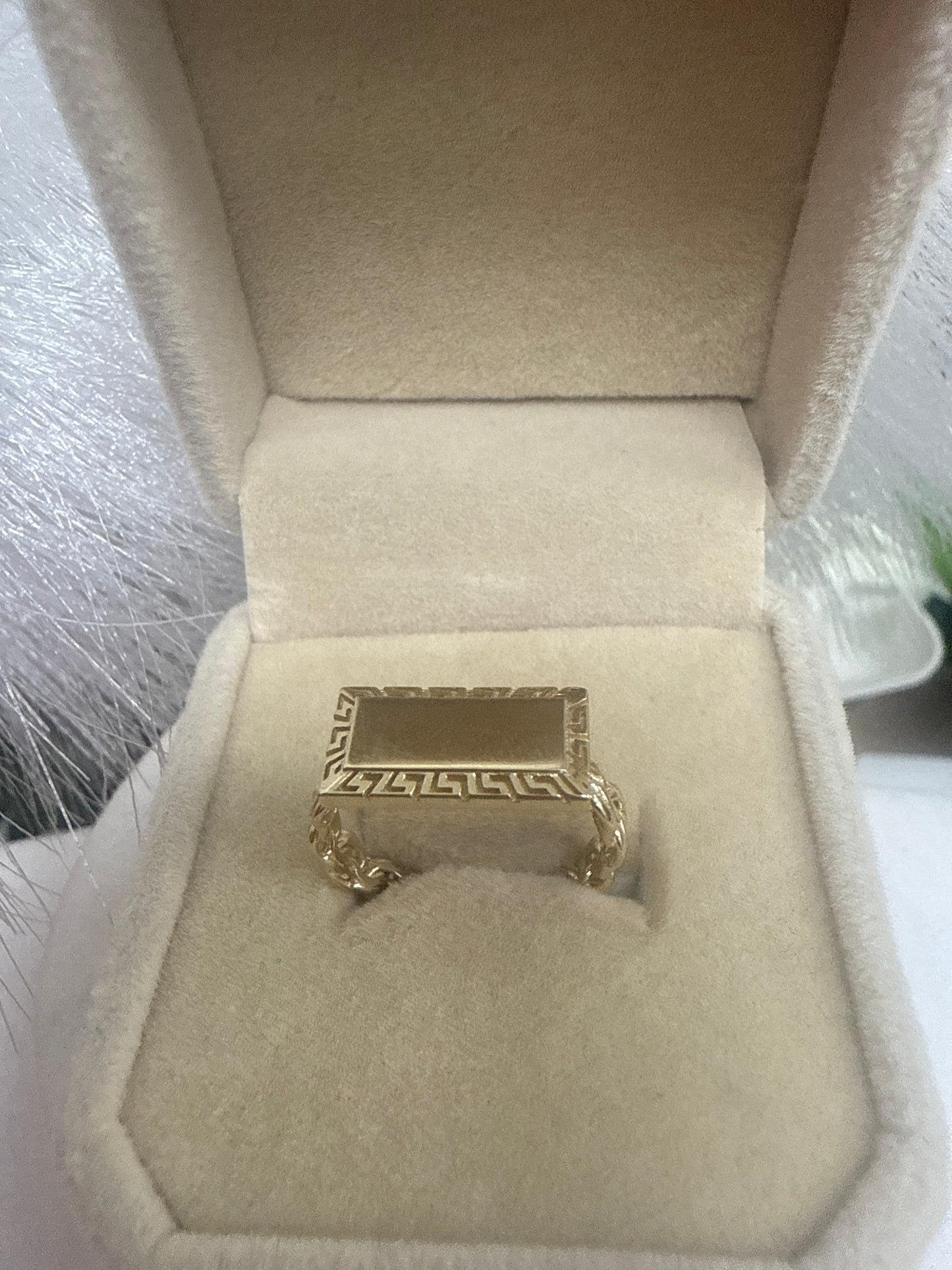Anillo de mujer de oro 10k