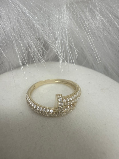 Anillo de clavo de mujer en oro 10k